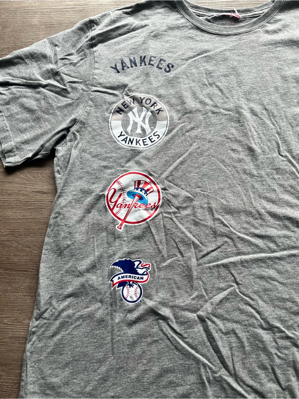 New York Yankees T-shirt Mens Mitchell & Ness Grey Hometown Vintage Logo Sz XL - Picture 2 of 10